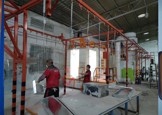 Linea di rivestimento della polvere pistola a spruzzo automatica per il forno del rivestimento della polvere della fabbrica del metallo